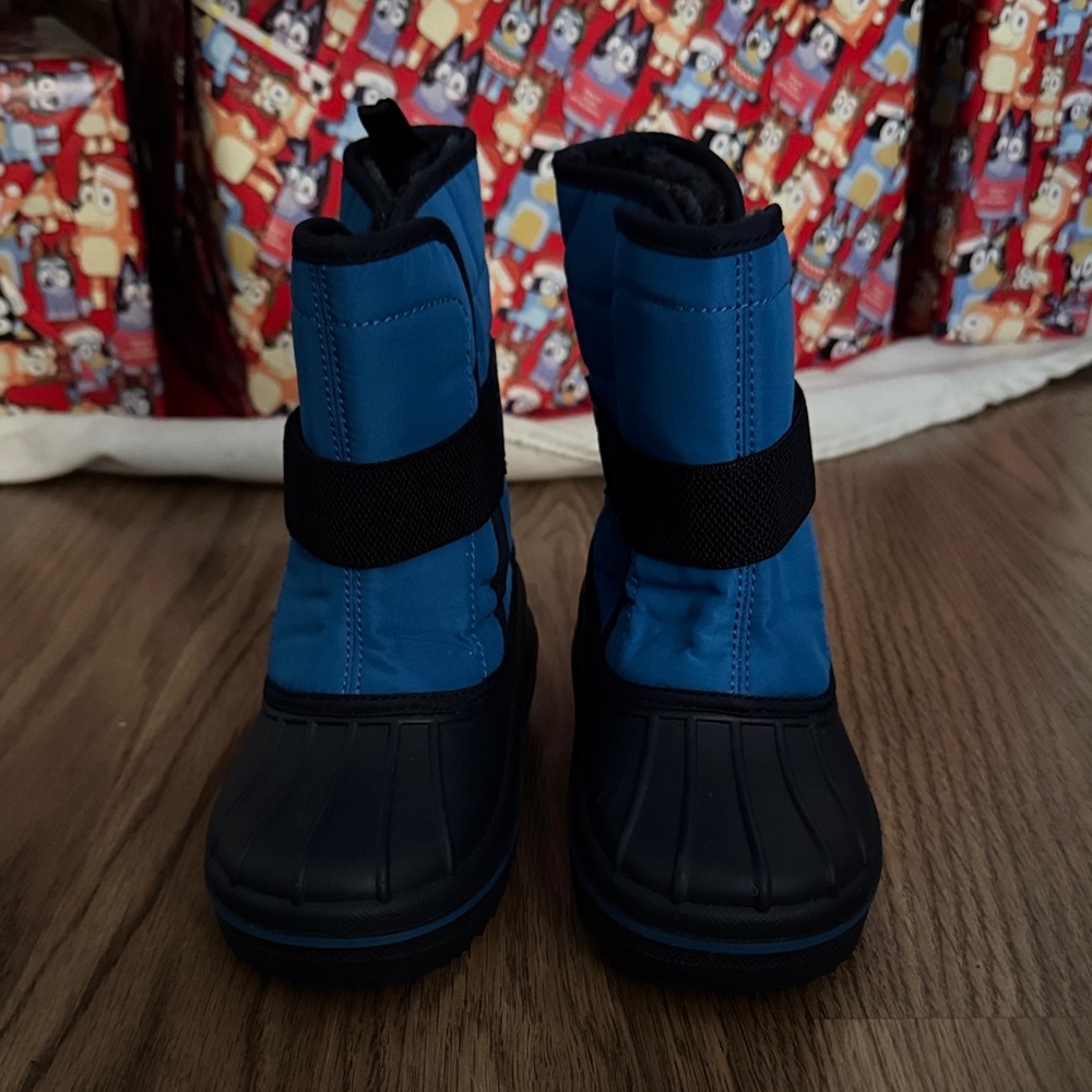 The Children's Place Blue and Black Snow Boots